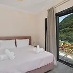 Irida Sunset Villa