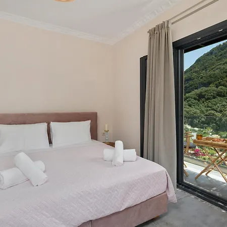 Irida Sunset Villa